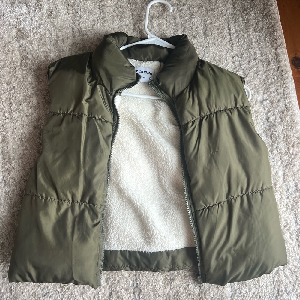 Sherpa lined cropped puffer vest